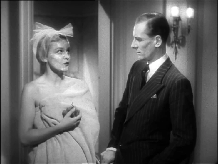 John Gielgud y Madeleine Carroll en el-agente-secreto