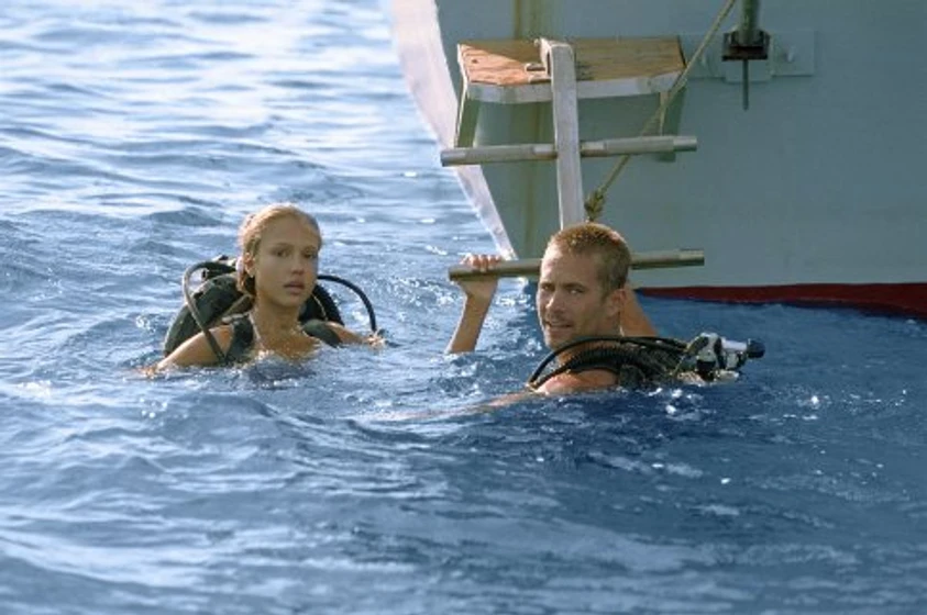 Paul Walker y Jessica Alba en Inmersión Letal