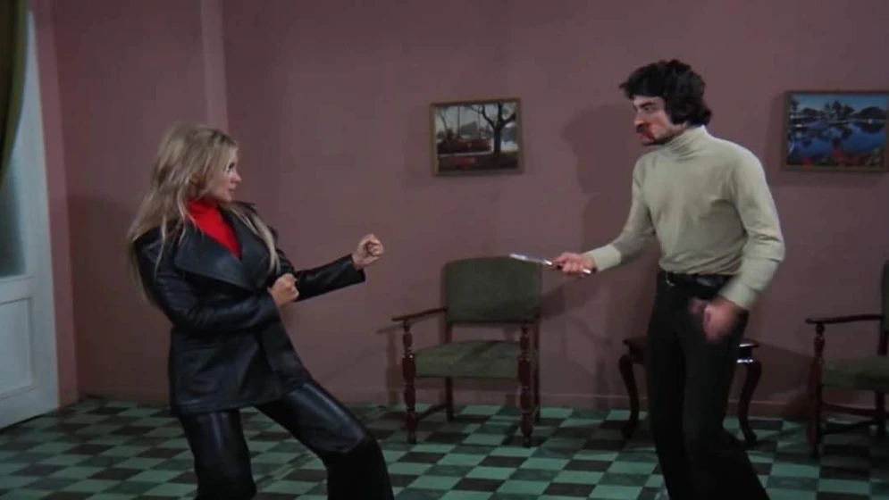Bülent Kayabaş y Filiz Akın en karate-girl