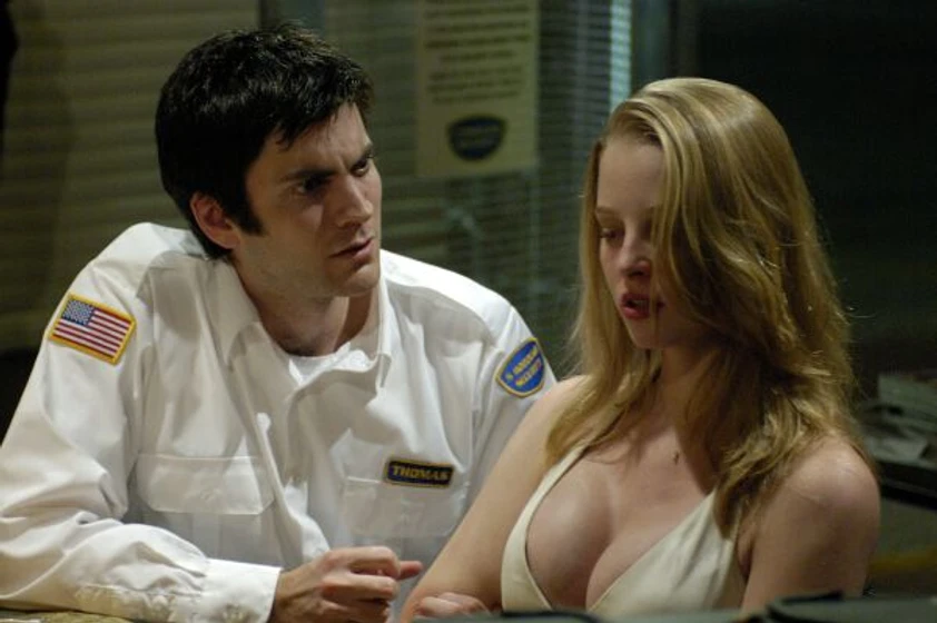 Wes Bentley y Rachel Nichols en parking-2