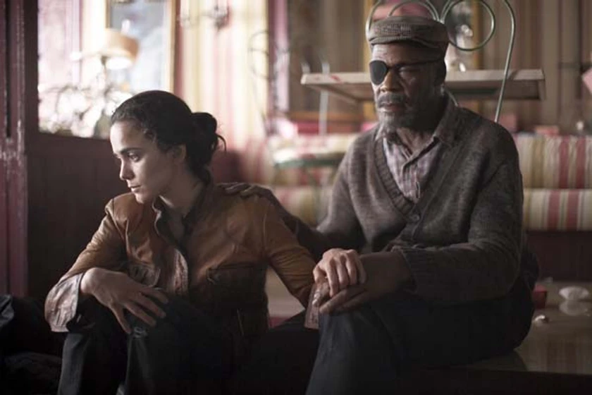 Danny Glover y Alice Braga en a-ciegas-2008
