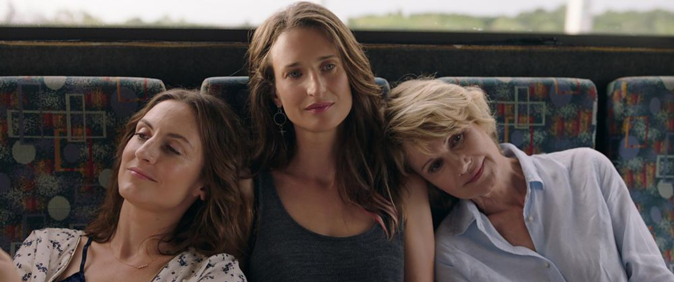 Miou-Miou, Camille Cottin y Camille Chamoux en Vacaciones con Mamá