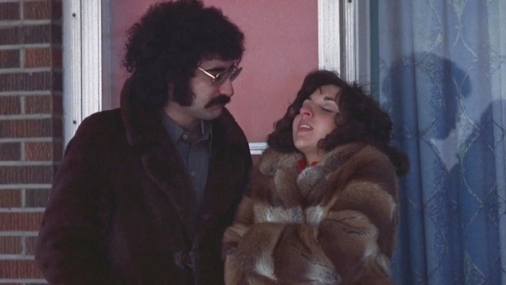 Eugene Levy y Andrea Martin en mujeres-canibales