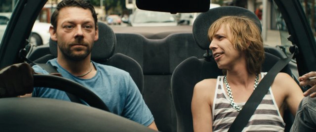 Richard Coyle y Bronson Webb en pusher
