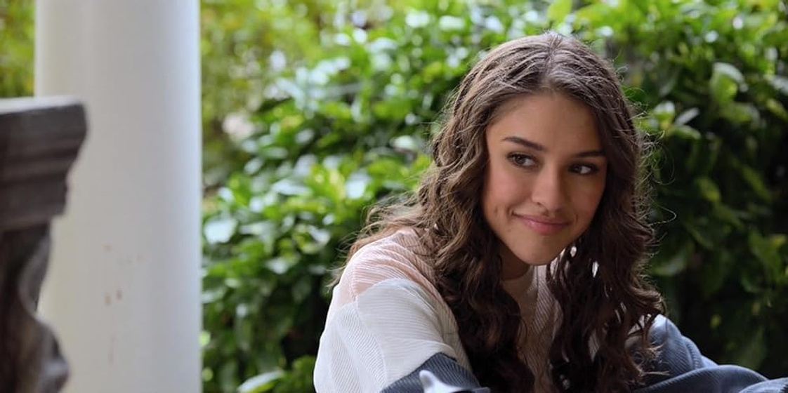 Marissa Reyes en spirit-halloween-the-movie