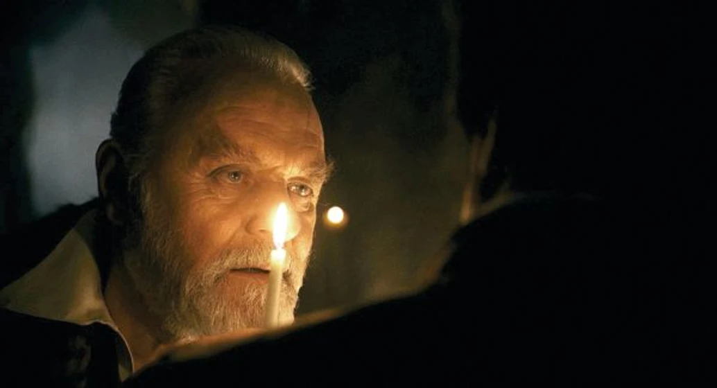 Anthony Hopkins en el-hombre-lobo-2010