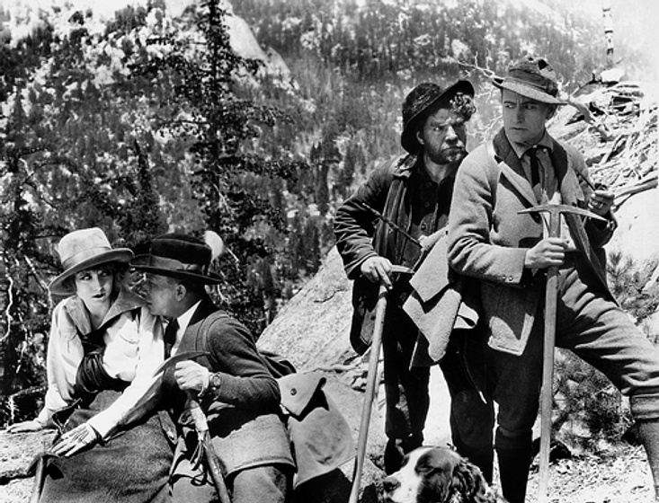 Erich von Stroheim, Sam De Grasse, Gibson Gowland y Francelia Billington en Corazón Olvidado