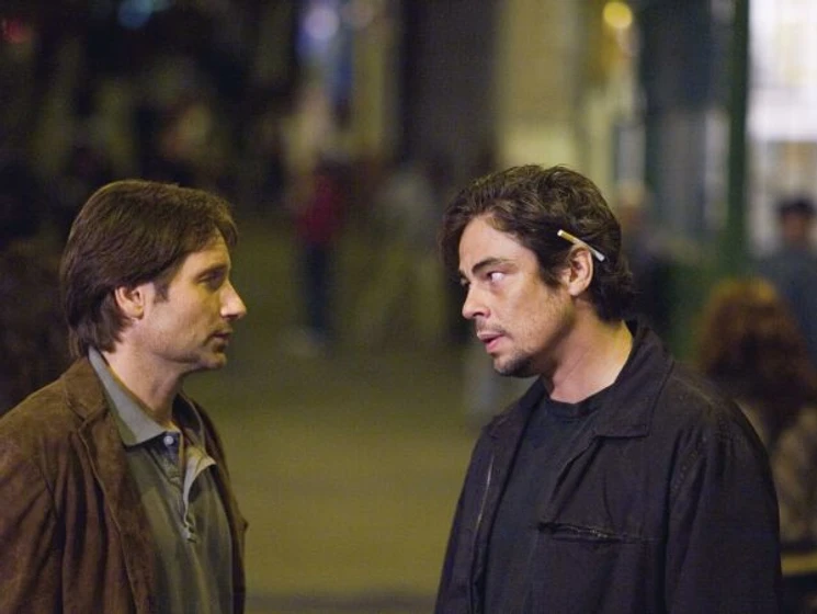 Benicio Del Toro y David Duchovny en cosas-que-perdimos-en-el-fuego