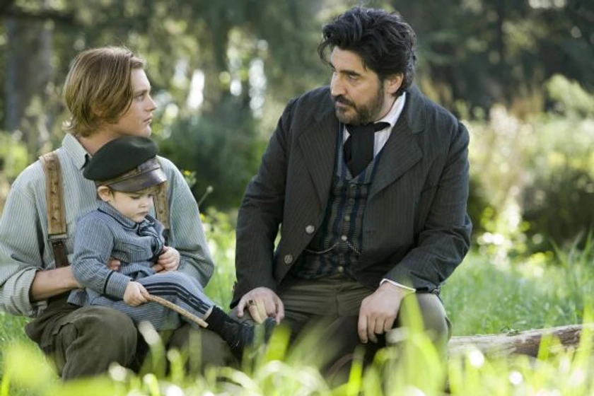 Michael Pitt y Alfred Molina en seda