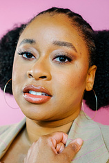 picture of actor Phoebe Robinson