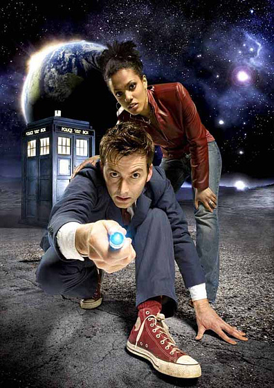 David Tennant y Freema Agyeman en Doctor Who (2005)