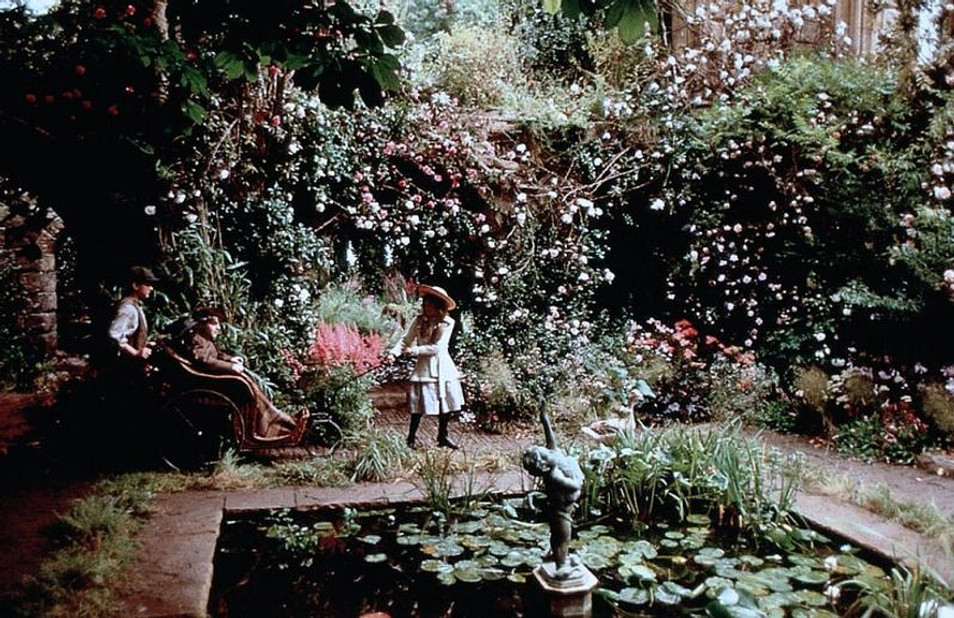 Kate Maberly, Heydon Prowse y Andrew Knott en El Jardín Secreto