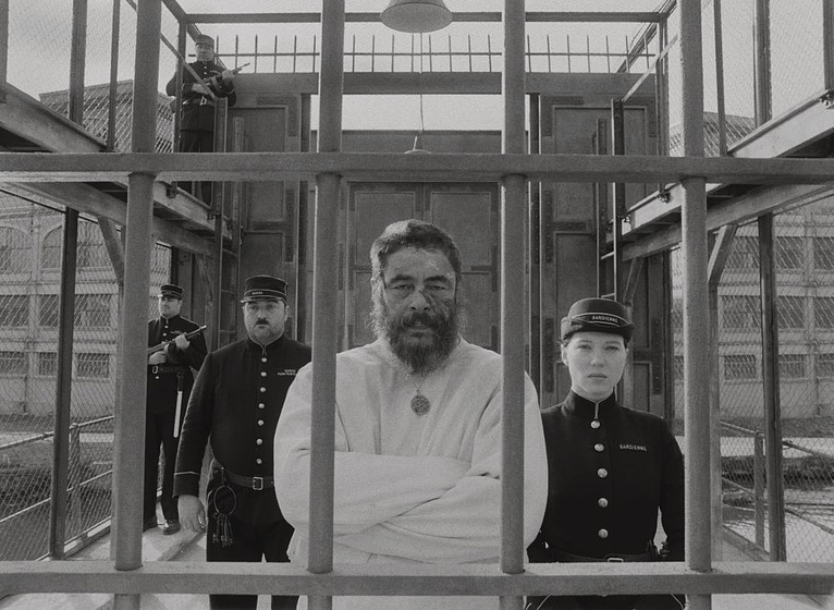 Benicio Del Toro, Léa Seydoux y Denis Menochet en La Crónica Francesa