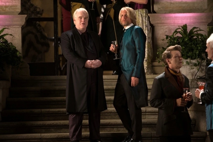 Woody Harrelson y Philip Seymour Hoffman en los-juegos-del-hambre-en-llamas