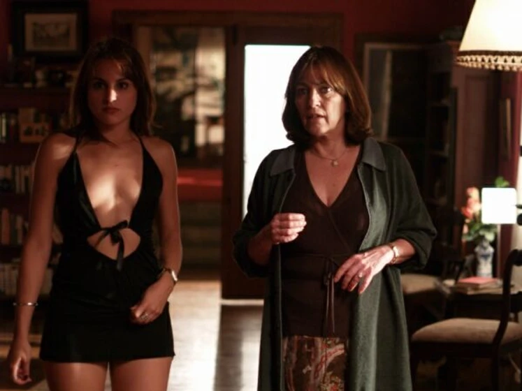Carmen Maura y Verónica Echegui en el-menor-de-los-males