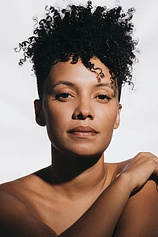 picture of actor Thais Lago
