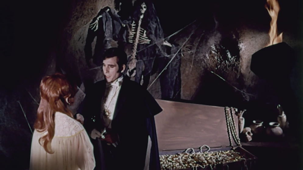 Aldo Monti en Santo en El tesoro de Drácula