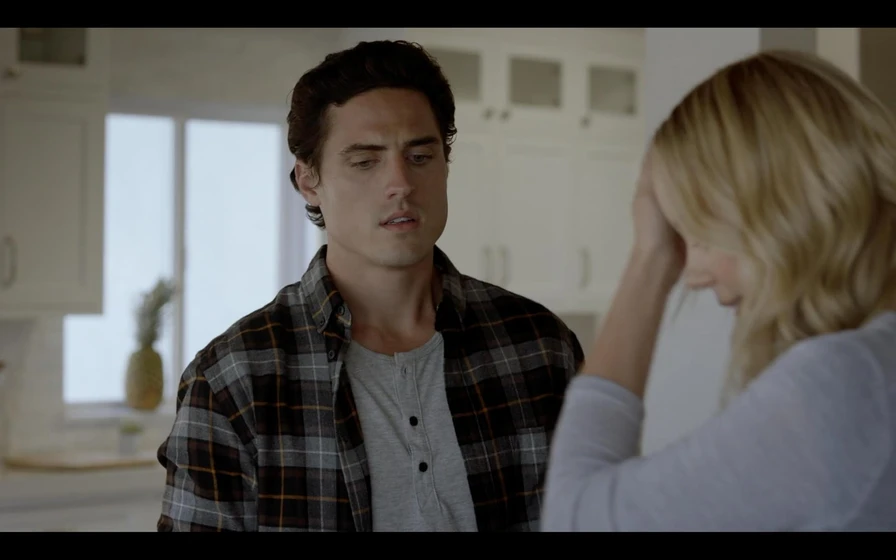 Helena Mattsson y Daniel Covin en asesinato-en-el-valle