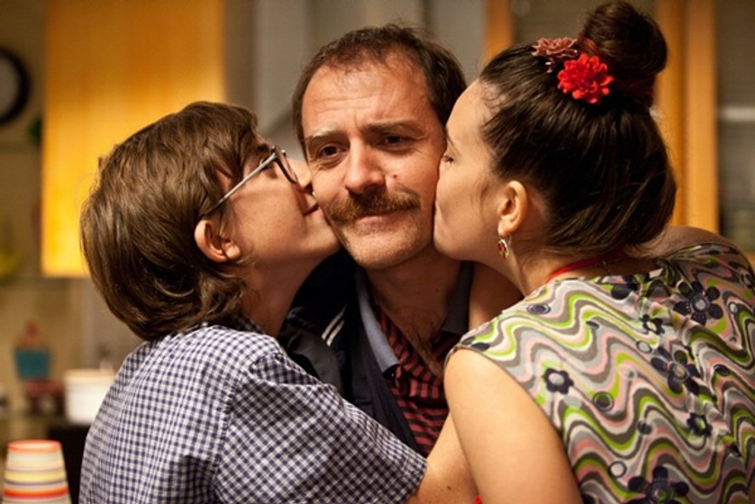 Valerio Mastandrea, Serena Pintucci y Luca Dirodi en El Comandante y la cigüeña
