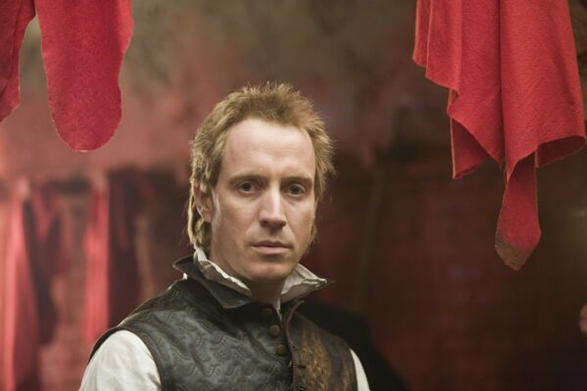 Rhys Ifans en Elizabeth. La Edad de Oro