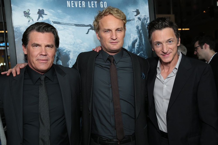 Jason Clarke, Josh Brolin y John Hawkes en Everest (Premiere en Los Angeles. Septiembre 2015)
