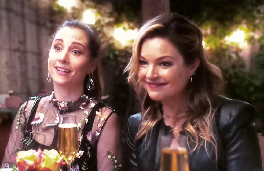 Clare Kramer y Heather McComb en cita-para-matar