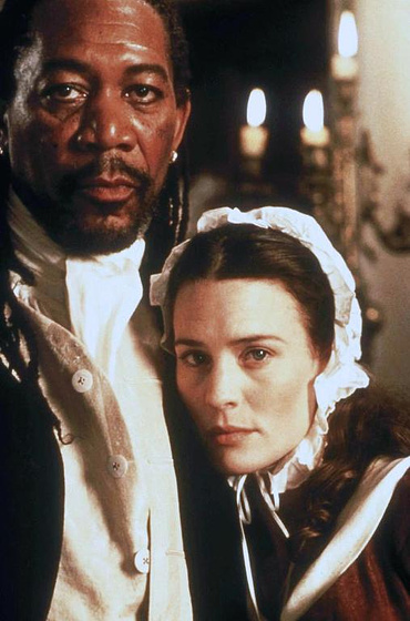 Morgan Freeman y Robin Wright en Moll Flanders: El coraje de una mujer