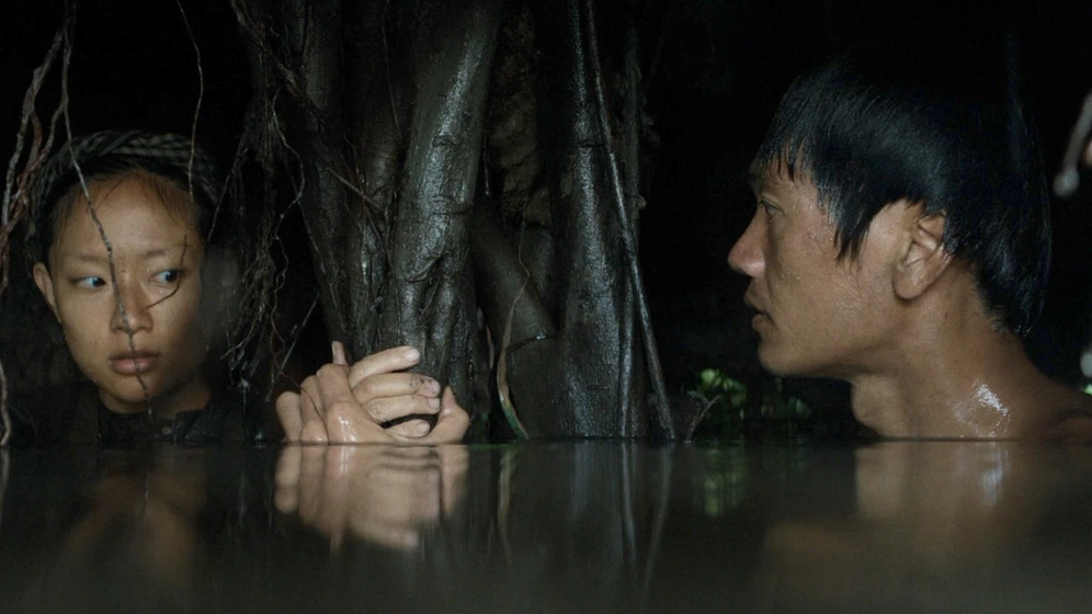 Ngô Quang Tuấn y Hồ Thu Anh en tunnels-sun-in-the-dark