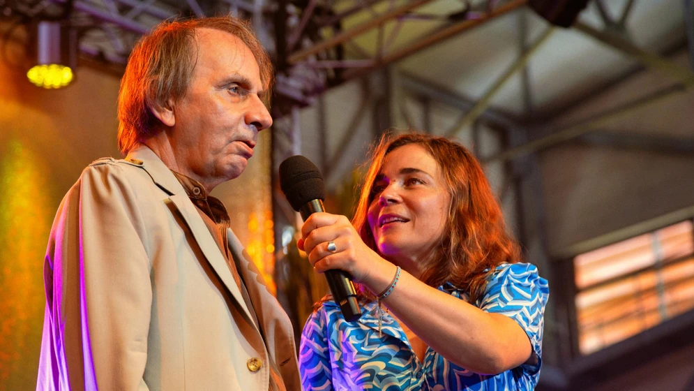 Michel Houellebecq y Blanche Gardin en en-la-piel-de-blanche-houellebecq
