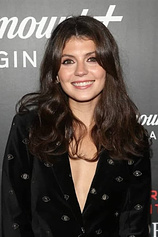 picture of actor Emily Bader