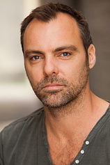 picture of actor Matthew Holmes