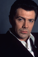 picture of actor Lewis Collins