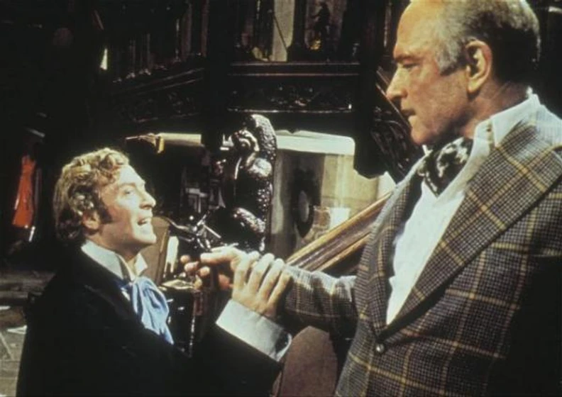 Michael Caine y Laurence Olivier en la-huella-1972