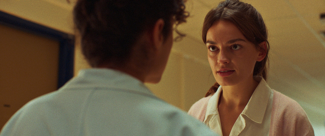 Emma Mackey en Alpha