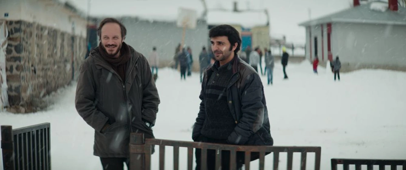 Deniz Celiloglu y Musab Ekici en sobre-la-hierba-seca
