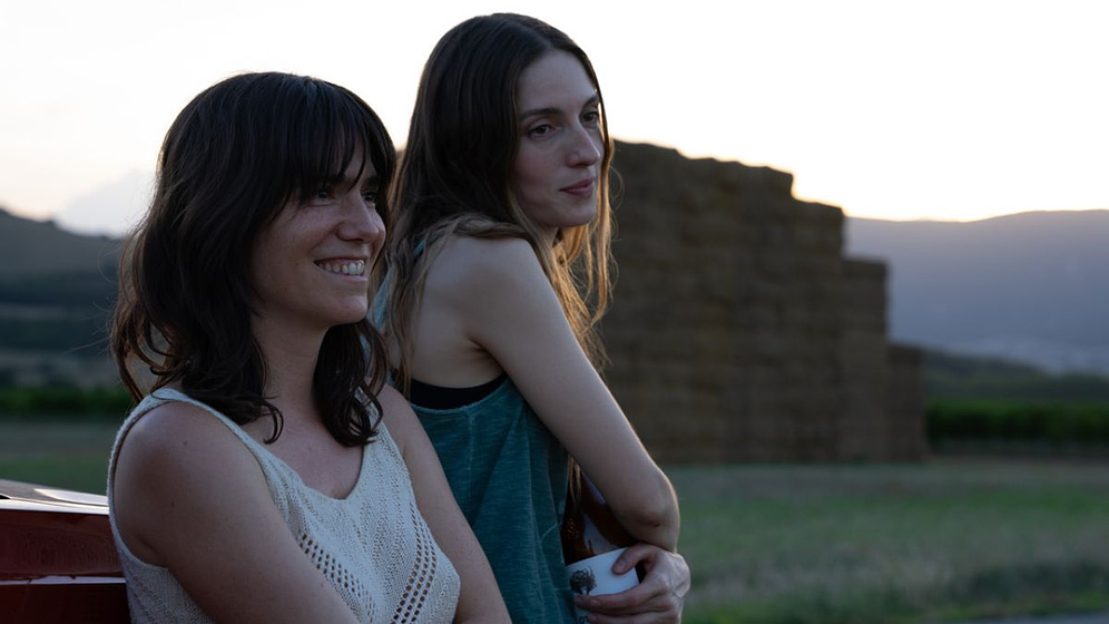 María Valverde y Bruna Cusí en All We Cannot See