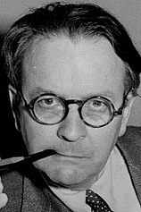 photo of person Raymond Chandler