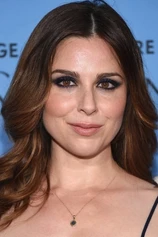 photo of person Cara Buono