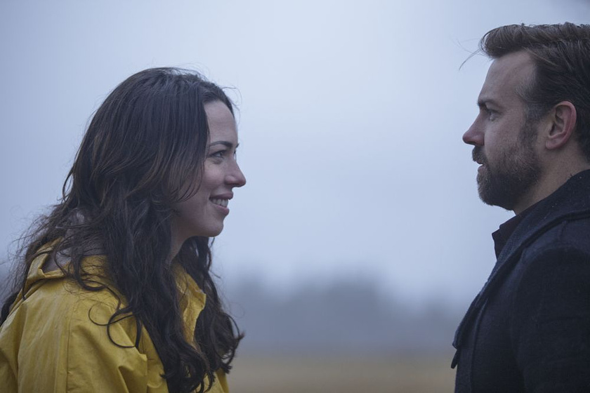 Rebecca Hall y Jason Sudeikis en La Última Canción