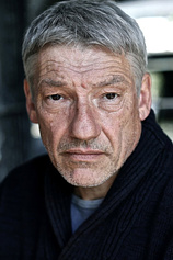 picture of actor Simon Armstrong