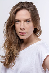 picture of actor Andrea Carballo