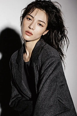 picture of actor Elane Zhong