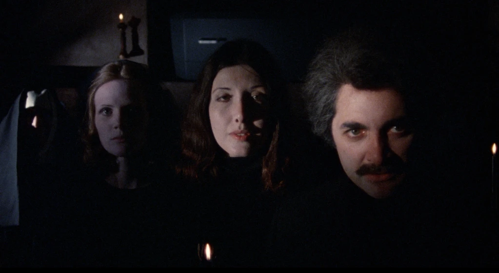 Ray Myles, Lisa Milano y Zarrah Whiting en satan-s-black-wedding