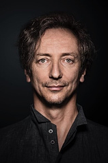 photo of person Volker Bertelmann