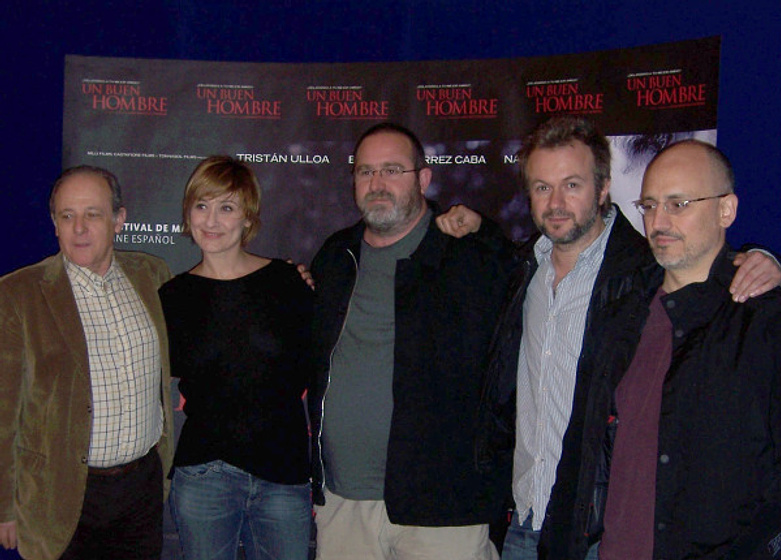 Emilio Gutiérrez Caba, Alberto Jiménez, Tristán Ulloa, Nathalie Poza y Juan Martínez Moreno en Un Buen hombre