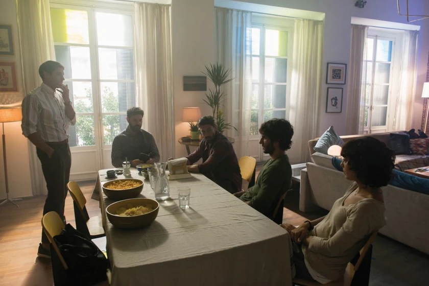 Quim Gutiérrez, Alejandro García, Adrián Lastra, Miquel Fernández y Belén Cuesta en litus