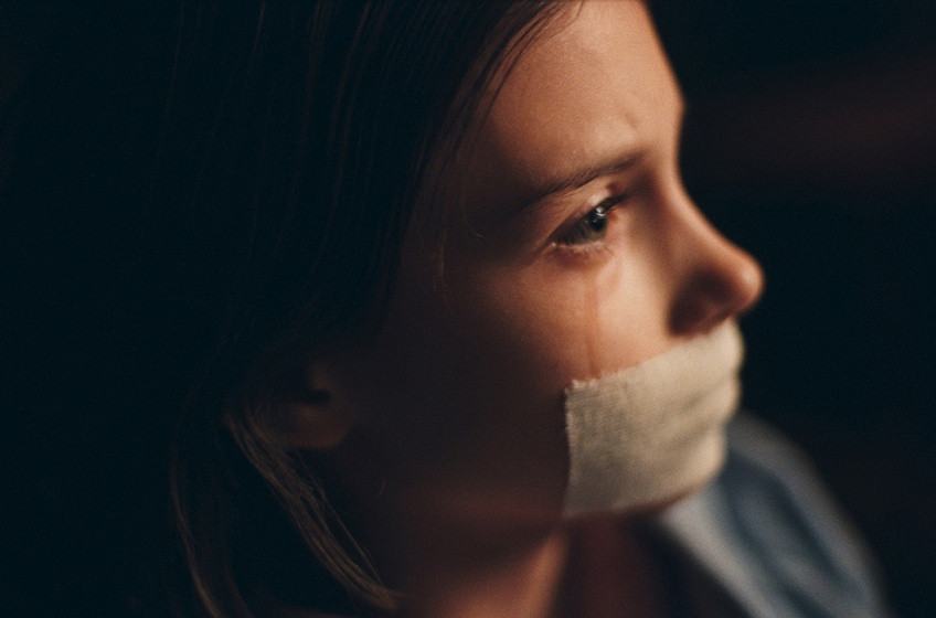 Laura Martin en melody-s-smile-la-habitacion-de-los-muertos