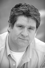 picture of actor Dan Gordon
