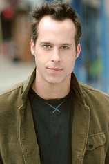 picture of actor David Shumbris