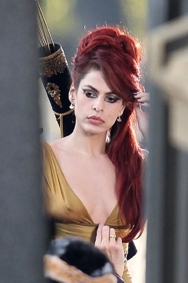 Eva Mendes en holy-motors